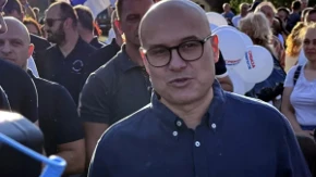 Predsednik SNS Miloš Vučević sa Novosađanima: Mi bi da gradimo i stvaramo; Drugi zagovaraju podele i mržnju