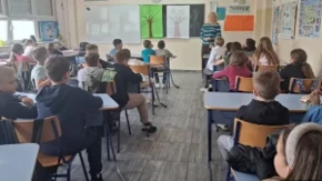 Izuzeli Poljake, ali Ruse udaraju bez milosti! Baltik sprovodi nasilnu integraciju đaka!