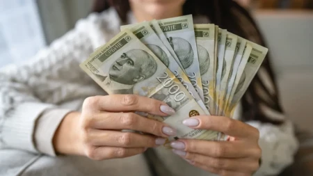 Banka Poštanska štedionica - do 15 sati gotovinski isplaćeno 135.510 građana u iznosu od 4,76 milijardi dinara