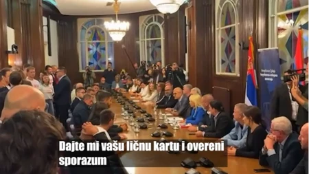 10 minuta panike! Nezapamćeni cirkus blokadera na predaji liste (VIDEO)