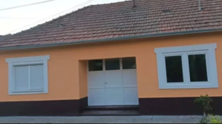 Kuća u Novoj Crnji za 17.000 evra, blizu je vrtić: Mame koje su skoro dobile bebu imaju pogodnost od strane države