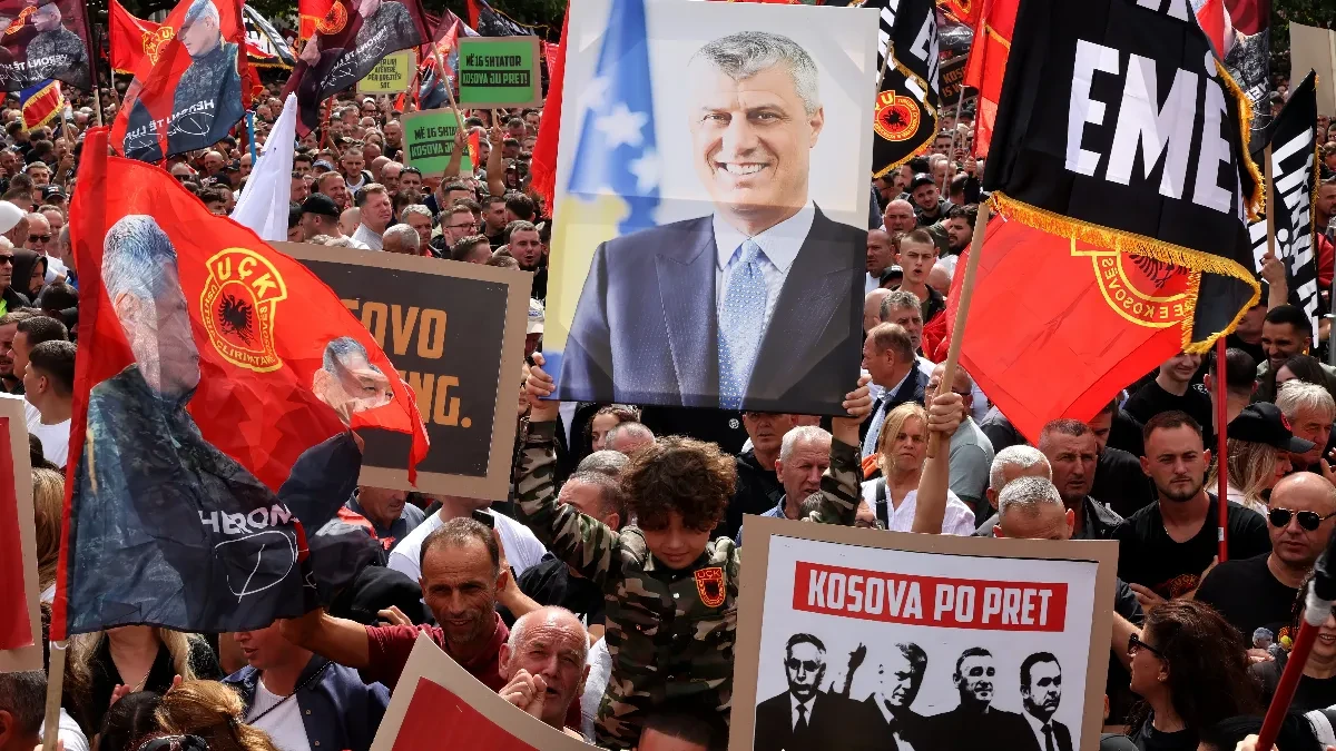 Novi protest pristalica OVK u Prištini: Posle kamenica i Molotovljevih koktela ponovo izašli na ulice