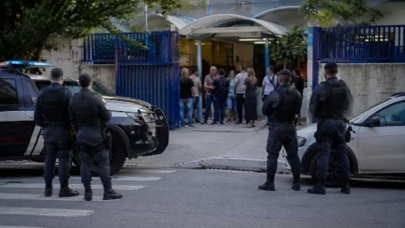 UZNEMIRUJUĆE! Pucnjava u školi, ima mrtvih i ranjenih! Učenici među žrtvama, dva naoružana napadača otvorila vatru!