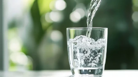 Kisela voda ne prija svima – nekima može izazvati neprijatne tegobe