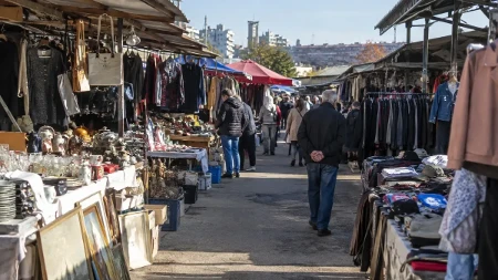 Srbija se valja od smeha zbog genijalnog natpisa sa tezge: Prodavac rešio da jednom zauvek stavi tačku na svaku raspravu!