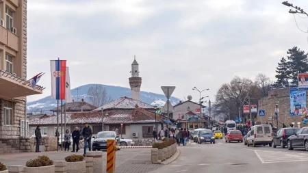 Novi Pazar kreće u borbu protiv saobraćajnih gužvi - stiglo rešenje koje bi moglo da promeni kretanje kroz grad