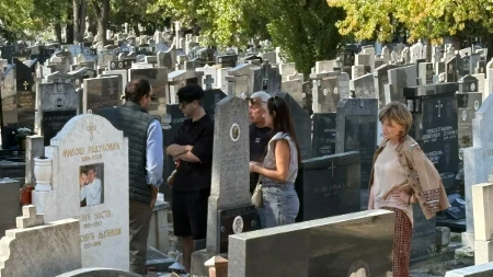 5 godina od smrti Marine Tucaković: Na groblju samo dva poznata imena, od pevačica niko da zapali sveću