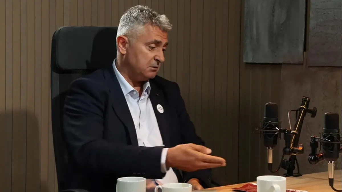 "Gostuje sa tri čaše, i to prazne" Njegov program više liči na flajer za roštilj!