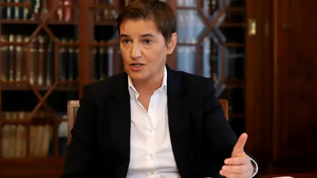 "Ti biciklaj, druže, radi sklekove, diži čučnjeve" Brnabić o kampanji blokadera: A gde su plate? A gde penzije? A kako će ljudi da žive?