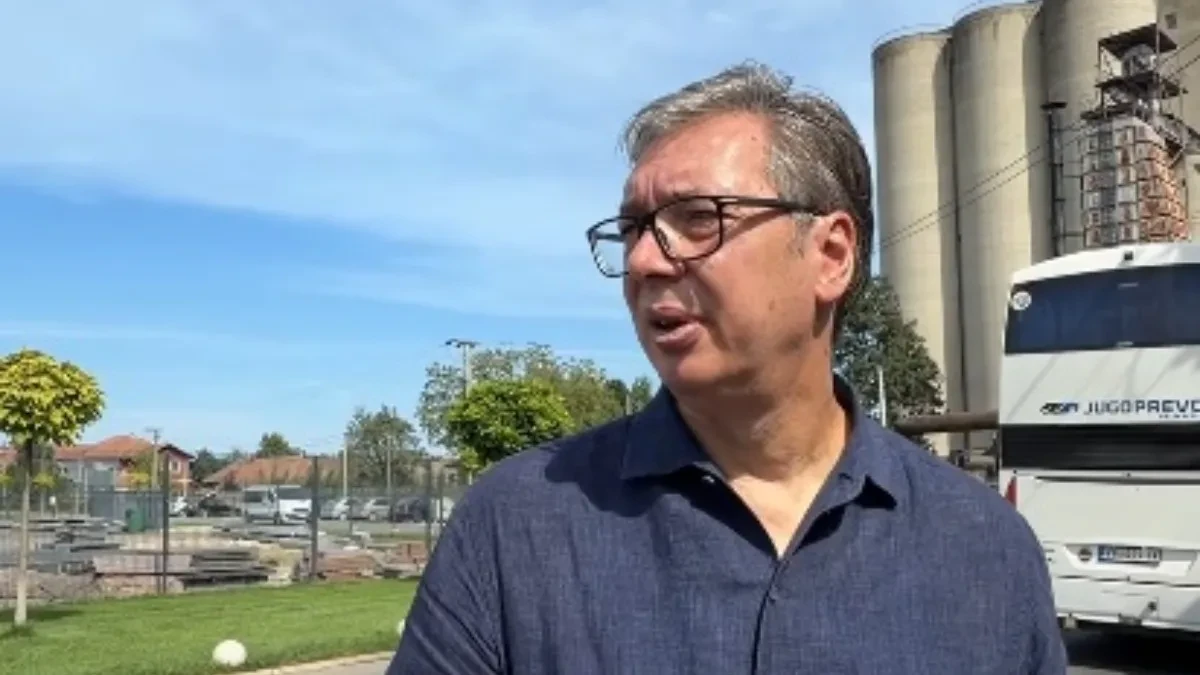 "Taman sam hteo da pomognem!" Vučić u Markovcu istakao važnost puteva, pa ugledao nešto pored saobraćajnice