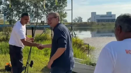 Vučić sam za volanom kroz Podunavlje! Ceo obilazak građani mogu da prate uživo (VIDEO)