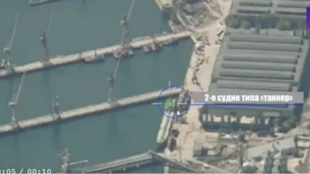 Rusi spržili brodove u Odesi: Pogledajte neverovatan snimak udara bespilotnih letelica (VIDEO)