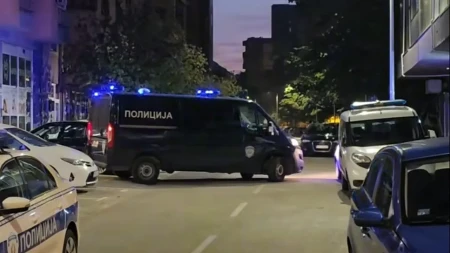 Sin nožem ubio majku u centru Novog Sada: Na terenu jake policijske snage (VIDEO)