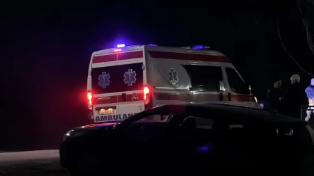 Dvoje pešaka teško povređeno u Borči! Muškarac i žena sa teškim traumama prevezeni u Urgentni centar