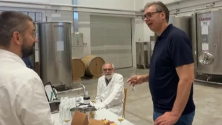 "Sjajno društvo i vrhunski znalci" Vučić pokazao kako se podržavaju srpski domaćini (VIDEO)