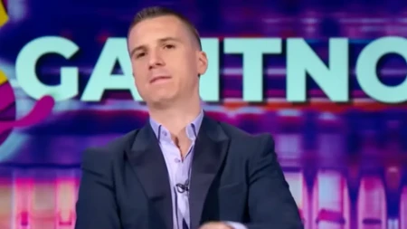 Pevač prekinuo nastup, letele čaše na sve strane! "Klavijaturisti je staklo iseklo beonjaču"