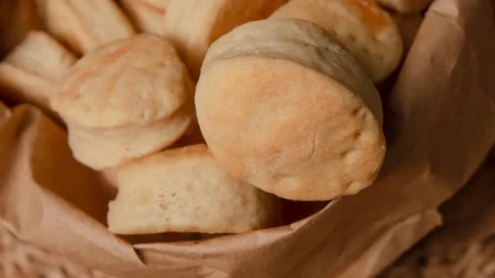 Pogačice sa sirom začas nestaju sa pleha: Jednostavan recept za ukusan doručak