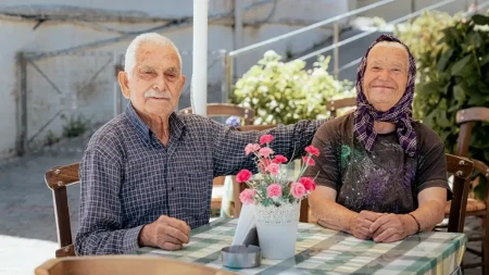 Posle 50 godina braka otkrio pismo koje je žena skrivala do smrti: Kad je pročitao, srce mu se raspuklo