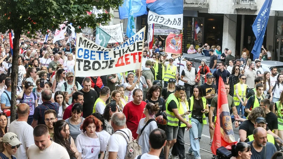 Očajni plenumaši pljunuli sami sebe i traže glasove preko Drine: Blokaderi prvo vređali Srbe iz Srpske, a sad ih mole da glasaju za njih