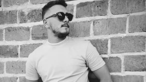 Naša pevačica ne može da dođe sebi nakon tragedije: Oprostila se od kolege (26) koji je nastradao (FOTO)