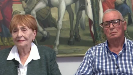 Vučićevi roditelji o kampanji laži: Da je znao da će to sve doživeti...
