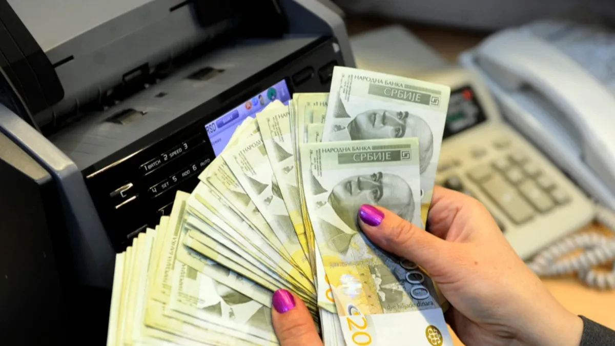 "Umesto 6.000 dinara državne pomoći, isplatili su mi 7.700": Evo zašto su neki građani dobili više novca