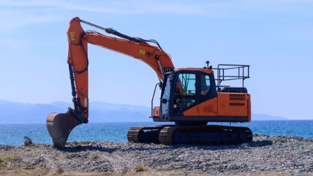 Seo u bager i krenuo na kupače! Detalji nesvakidašnje drame na plaži u Trogiru, za dlaku izbegnuta tragedija