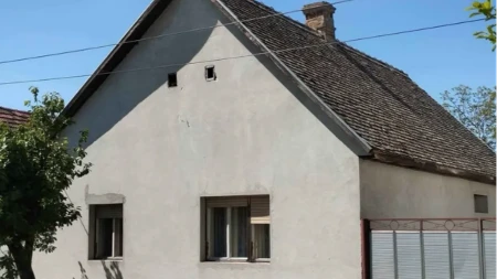 Kuća sa 9 ari placa prodaje se za 25.000 evra: Od Novog Sada oko 70 kilometara, može odmah da se useli
