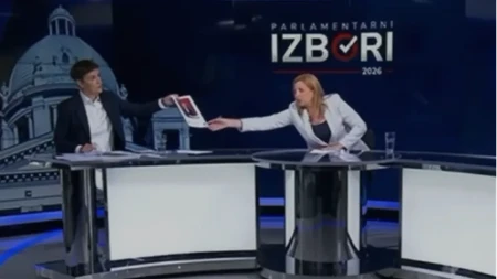 Šok u studiju, ovo se u istoriji televizije nije desilo! Voditeljka N1 uzela Brnabić papir iz ruku i sklonila ga pred kamerama