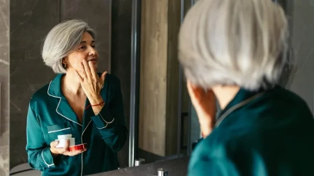 Ima 102 godine, a lice skoro bez bora: Baka se celog života maže jeftinim uljem