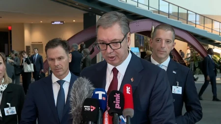 "Zahvalan sam ocu i majci" Vučić: Mnogo ih volim! (VIDEO)