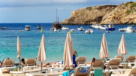 Leto papreno, a onda cene padaju 76 odsto - noćenje na Ibici sada košta samo 60 dolara