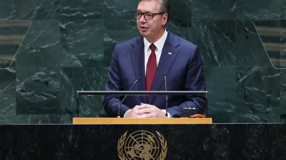 Predsednik Vučić se obratio iz Njujorka i najavio: U nedelju uveče podnosim ostavku
