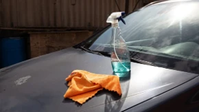 Poprskate na staklo uveče, ujutro se sija kao dijamant: Najbolji trik za prljavu šoferku, provereno skida sve