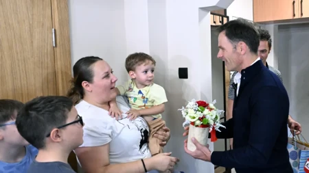 Država pruža podršku građanima: Siniša Mali posetio porodicu Ćećez 