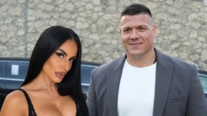 Indi Aradinović spopala Slobu na aerodromu: Javno mu priznala emocije: "Moj je tip, ide uz mene"