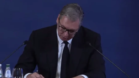 Vučić potpisao ostavku, pa otkrio šta su ga strani predsednici pitali: „Niko to nikada nije uradio, mislim da je to fer“