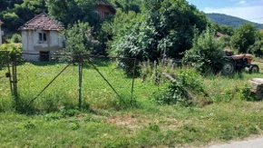 Kuća kraj Dunava za 10.000 evra: Plac od četiri ara, struja i voda, a Golubačka tvrđava na pet kilometara