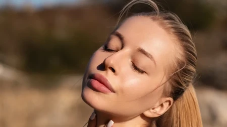 Mislite da limun briše pege i podmlađuje lice? Dermatolozi otkrivaju šta zapravo može da se dogodi