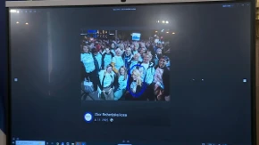 Pogledajte divljanje zbora Bežanijska kosa ispred kuće Aleksandra Šapića (VIDEO)