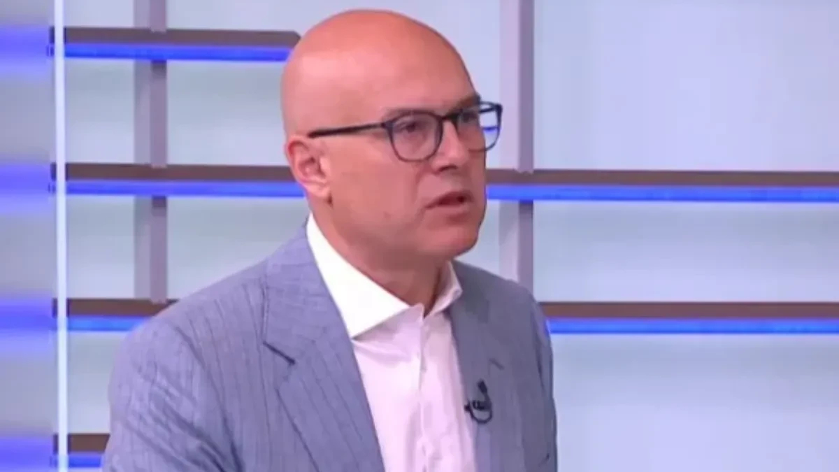 "Srdanović navijao dok su udarali ženu u lice" Vučević šokiran blokaderskim nasiljem u Novom Sadu!