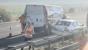 Saobraćajna nezgoda na auto-putu kod Pećinaca: Saobraćaj u kolapsu