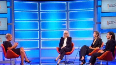 Blokaderi optuživali Vučića za sve, a jedino što su mu "našli" je - obilazak sela i pomilovanje blokadera!