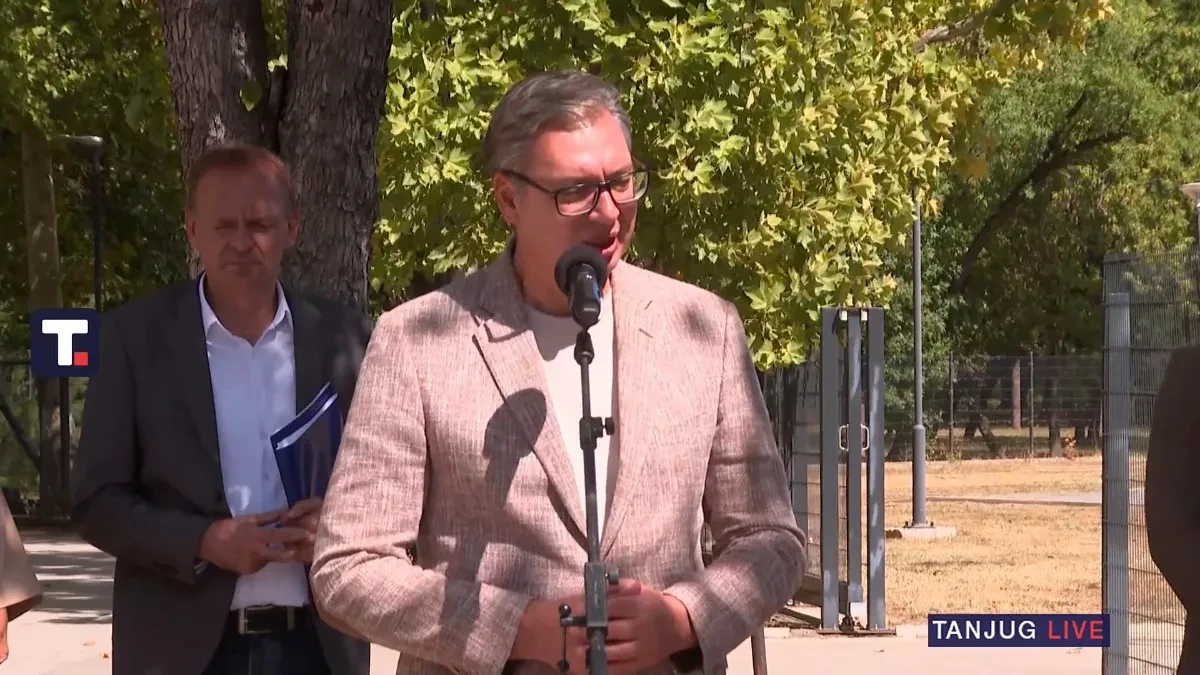 Obraća se predsednik Srbije: Vučić obilazi JP "Adica" (VIDEO)