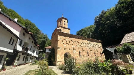 Velika svetinja na obroncima planine Rudnik: Manastir Vraćevšnica punih šest vekova okuplja vernike - to je istorijska i duhovna riznica Srbije