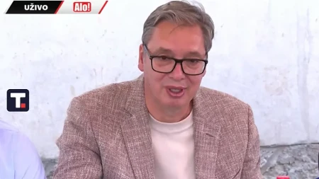 Vučić posetio veliku porodicu sa jedanaestoro dece: "Doneo sam pomoć, da obradujete decu" (VIDEO)