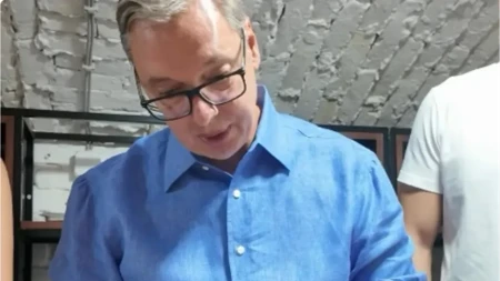 „Slanina je najbolje prošla“: Vučić objavio neobičan snimak, ali jedna poruka privukla je svu pažnju (VIDEO)