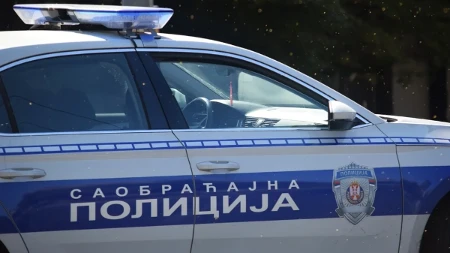 Teška saobraćajka u Mladenovcu: Sudar dva vozila, u automobilu bila i deca, ima više povređenih