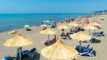 Tragedija u Ulcinju: Državljanka Srbije preminula na plaži, detalji drame na letovanju
