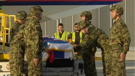 Uz Ratka do kraja: Radikali se oprostili od generala Mladića